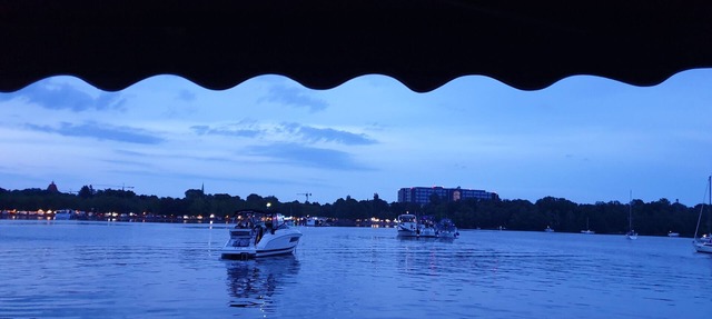 Comfortable houseboat in Berlin and Brandenburg! Without a license ! in Bezirk Spandau