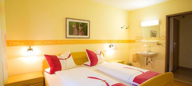 Comfortable vacation apartment with 2 separate bedrooms for up to 4 people in Bischofsmais