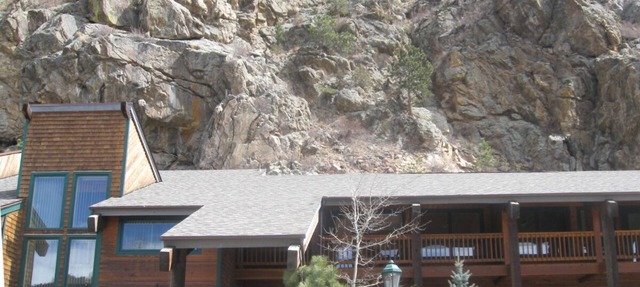 Convenient Downtown Loft With Balcony, At River Confluence, Walk To Restaurants in Estes Park