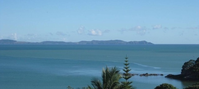 Coopers Beach house with stunning views over Doubtless Bay in Coopers Beach