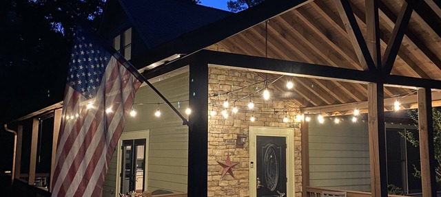 Coosawattee-2 King Beds, Hot Tub, Pool Table, Fire Pit, Arcade, Resort Amenities in Ellijay