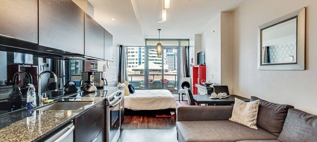 🌿| Cozy+Stylish Suite |🍄 PRIME Entertainment District @ Spadina & King West! in Toronto