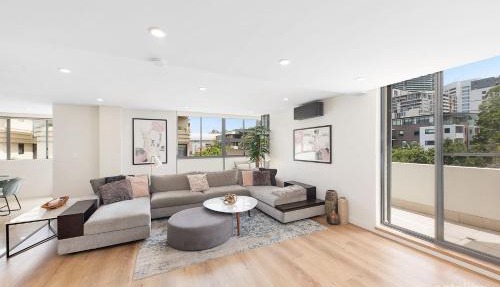 Crows Nest - Executive Penthouse - 3 Bedroom- 5km to City in Sydney