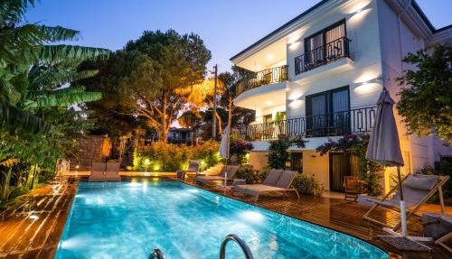 CUNDA PİER OTEL in Ayvalik