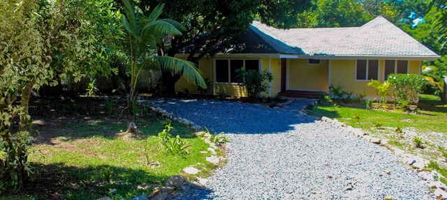 Cute Cottage, Private Pool, Private Beach Resort Community in Roatan