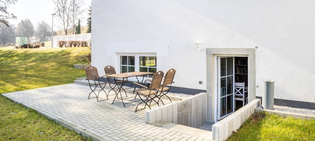 Apartment 'Terrace' with Private Terrace and Wi-Fi in Föritztal OT Neuhaus-Schierschnitz