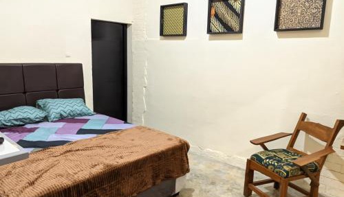 de Senthongs in Adi Sutjipto