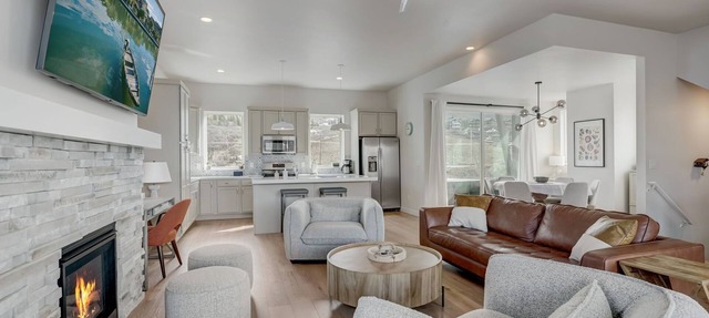 Deer Springs Ultimate Mountain Retreat in Hideout