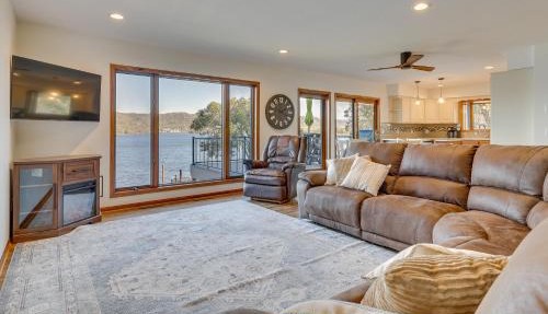 Dock & Views: Waterfront Home in Wabasha! in Wabasha