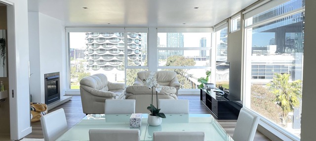 Docklands Luxury Penthouse Above The District Docklands|Free Parking & Free Tram in Docklands