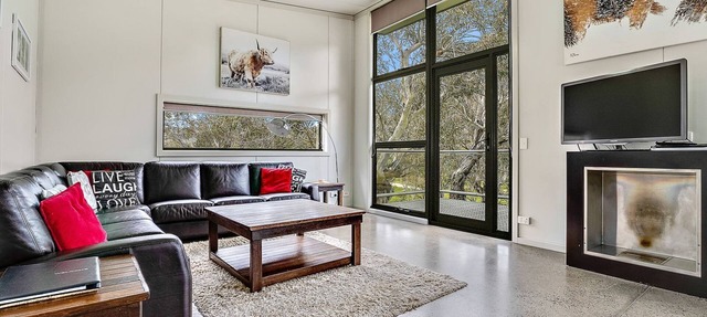 Ecocrackenback 13 'Sustainable chalet close to the slopes.' in CRACKENBACK