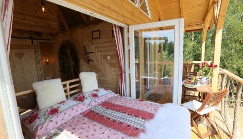 EHM Baumhaus Chalet nahe Therme & Natur in Mesteri