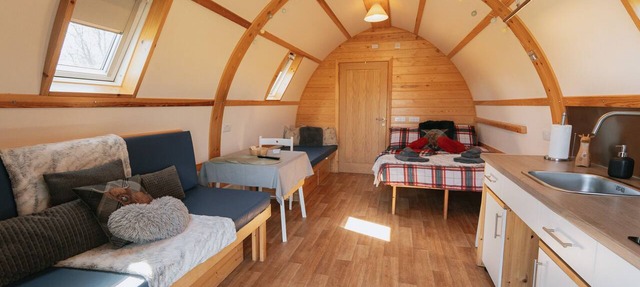 Ensuite Family Cabin with Private Hot Tub in Thirsk