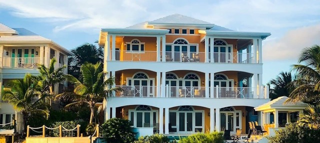 Fabulous Oceanfront Exuma Home in Georgetown