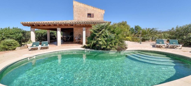 Finca Serral in Es Llombards