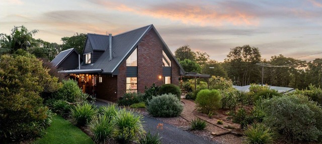 Flaxton Couples Cottage Eco-Luxury, Serenity & Hinterland Escape Near Montville in Flaxton