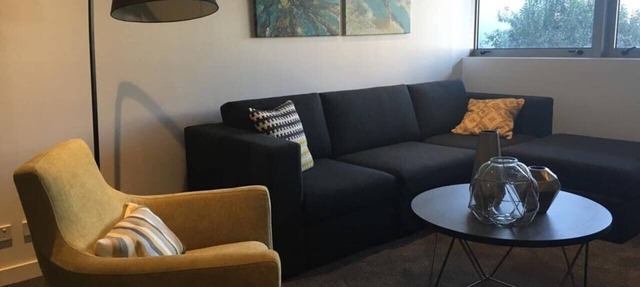 free parking lovely 2 bds in heart of chatswood in Chatswood