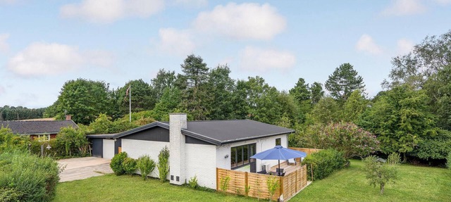 Gorgeous home in Grevinge with kitchen in Grevinge