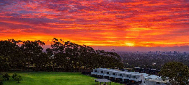 Hamilton on the Hill | City Views | Breakfast, Chocolates & Cheese in Woodforde