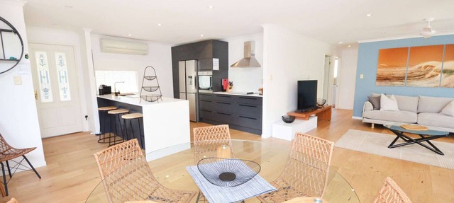 "Happy Ours" - Walking Distance to Shops & Beach in AVOCA BEACH