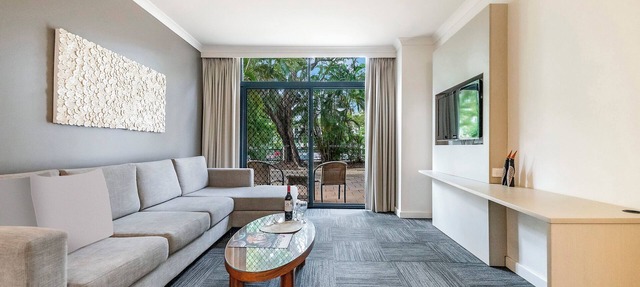 Harbourside Escape w Pool and Leafy Alfresco Patio in Darwin