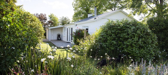 Harvest House @ Harvest Farm - Idyllic cottage surrounded with mountain views. in Badger Creek