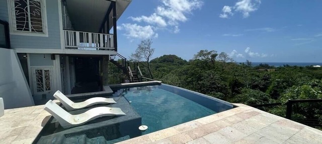 Havana Palms, 2 Bedroom Paradise in Milton Bight