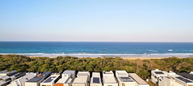 Heated Pool Oceanfront Luxe Family Oasis 4Br Pets in Marcoola