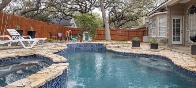 Heated Pool, Spa, and Pet-Friendly Relaxing Retreat Near SeaWorld! in San Antonio