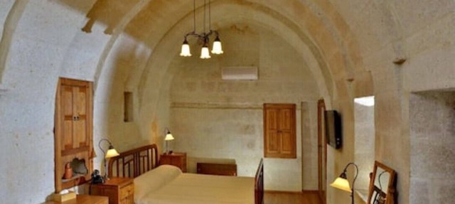 Hillside Stone House with Private Terrace – Authentic Cappadocia Stay in Ürgüp in Nevsehir