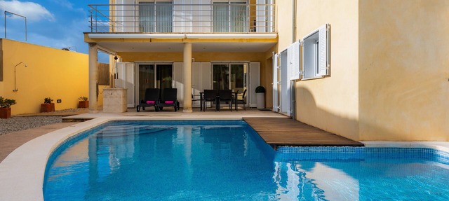 Holiday Home “Villa Can Gaya” with Pool, Terrace & Wi-Fi in Alcudia