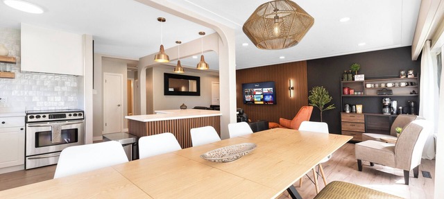 HOLIDAYS BunkBedsDreams- NAIT/Royal Alex hospital/Rogers place/WEM/Sleeps 14 in Edmonton