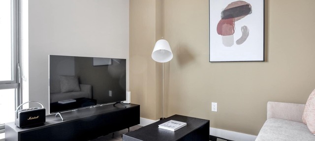 Ideal North Station Studio w/W/D & Gym, near TD Garden, by Blueground in Boston