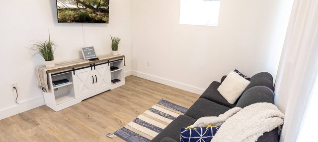 🤩king w/kitchen+washer/dryer+queen sleeper 🥾(15 mi.) maple canyon250mbps wi-fi in Mount Pleasant