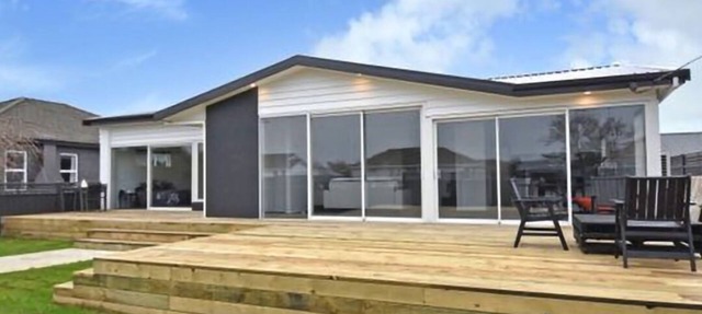 Large Comfortable Modern 4 Bedroom Home in Invercargill