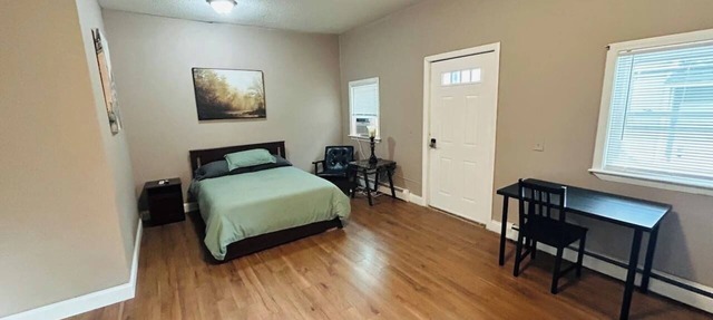 Large room with private bathroom near Whole Foods in Providence