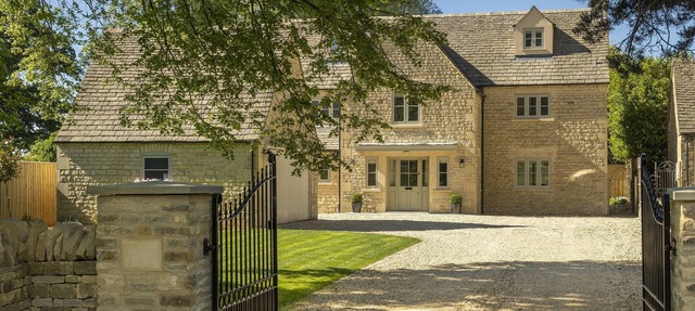 Little Tithe, Bourton-on-the-Hill, Moreton-in-Marsh in Moreton-In-Marsh