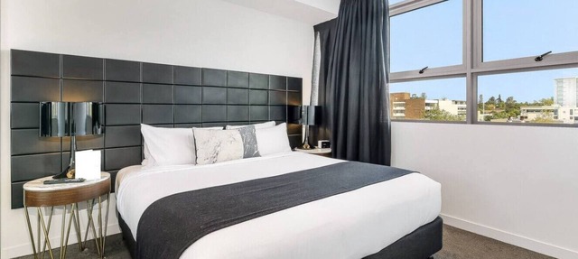 lovely 2 beds service apt in heart of chatswood in Chatswood