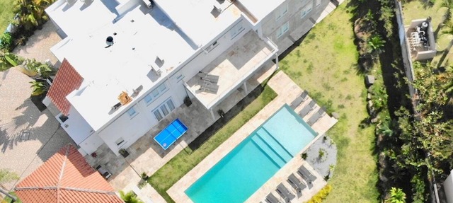 LUQUILLO BEACH & RAINFOREST,LUX. VILLA 33 GUESTS! in Luquillo