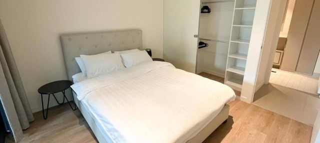 Luxury 2BR 2B Docklands Bright & Modern Apt - Free Covered Parking, 2p sofa bed in Docklands