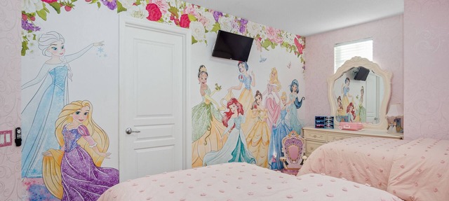 Luxury 5 Stars Home w/Princess & Mickey Themed Rooms, Game Room Private Pool/Spa in Kissimmee