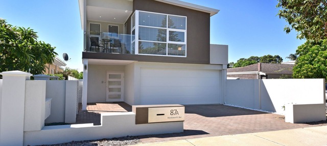 Luxury Family home w/2 living rooms-5min from golf course and close to CBD in Yokine
