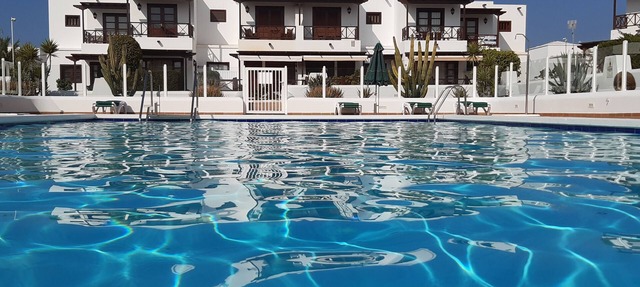 Luxury House With Large Communal Pool, Close to Marina and Beaches in Residencial Iris Fase II