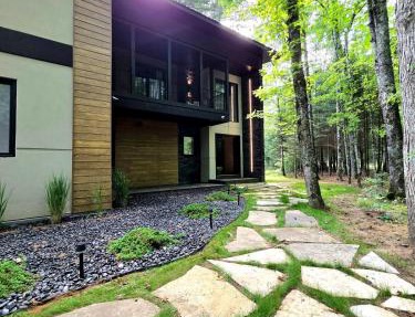 Luxury Lakefront 4 BDR, 10 Beds, 4 Bath in Eagle River