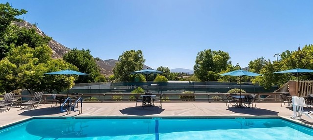 Luxury Living in the Heart of Ramona! Full Kitchen, Free Parking & Pool! in Ramona