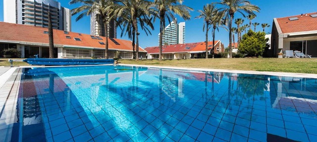 Luxury Ocean Villa with Heated Pool in Herzliya Pituach