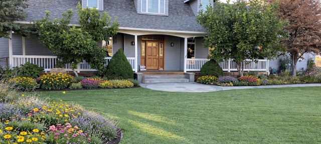 Luxury Umatilla Riverfront Estate 4BR Retreat Fishing Game Lounge in Hermiston
