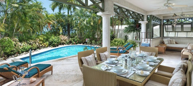 Luxury West Coast 3 Bed Apartment with Private Pool and Path to Beach in Prospect