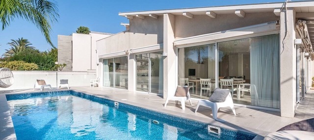 Magical Villa close Beach - Pool heated in Herzliya
