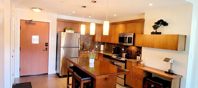 ✫ Modern 2 bed 2 bath condo w/pool & hot tub at the base of ski hill in Kimberley